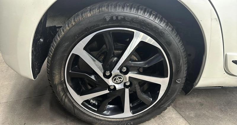 Toyota Yaris cena 54900 przebieg: 146474, rok produkcji 2019 z Dęblin małe 172